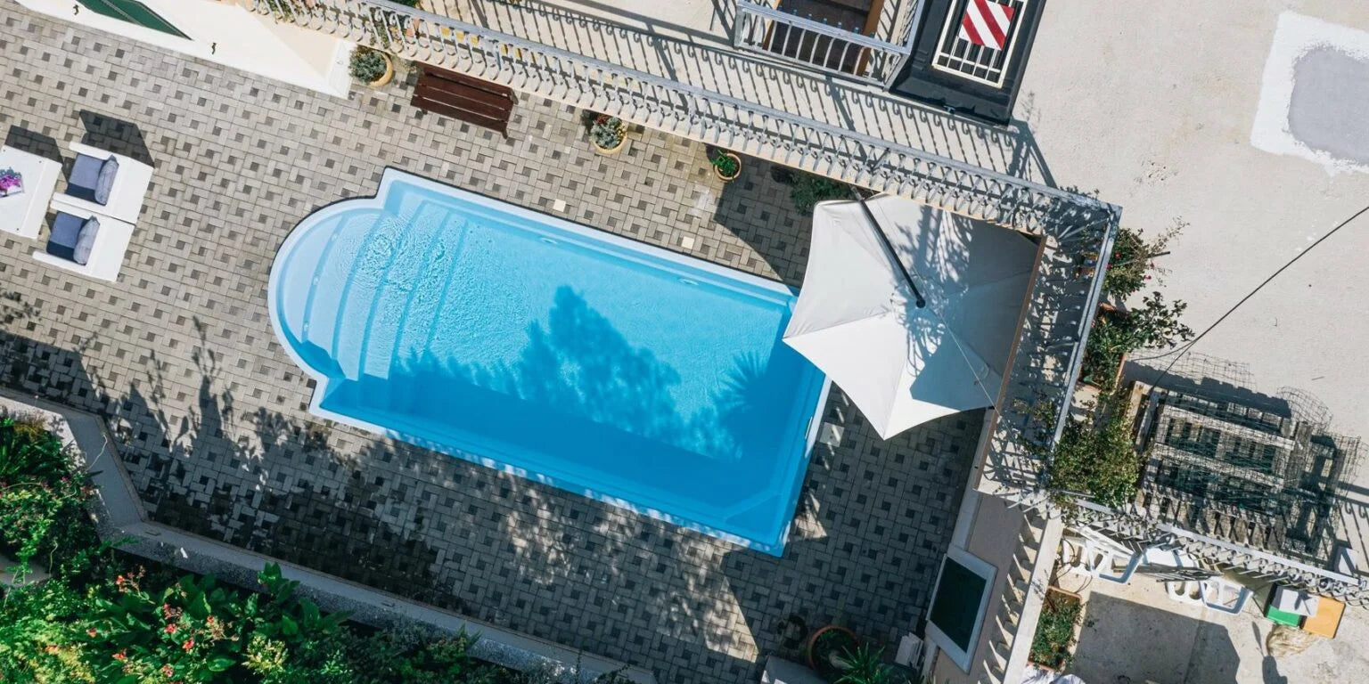 Glassfiberbasseng Aves 800 8,00m x 3,20m x 1,55m